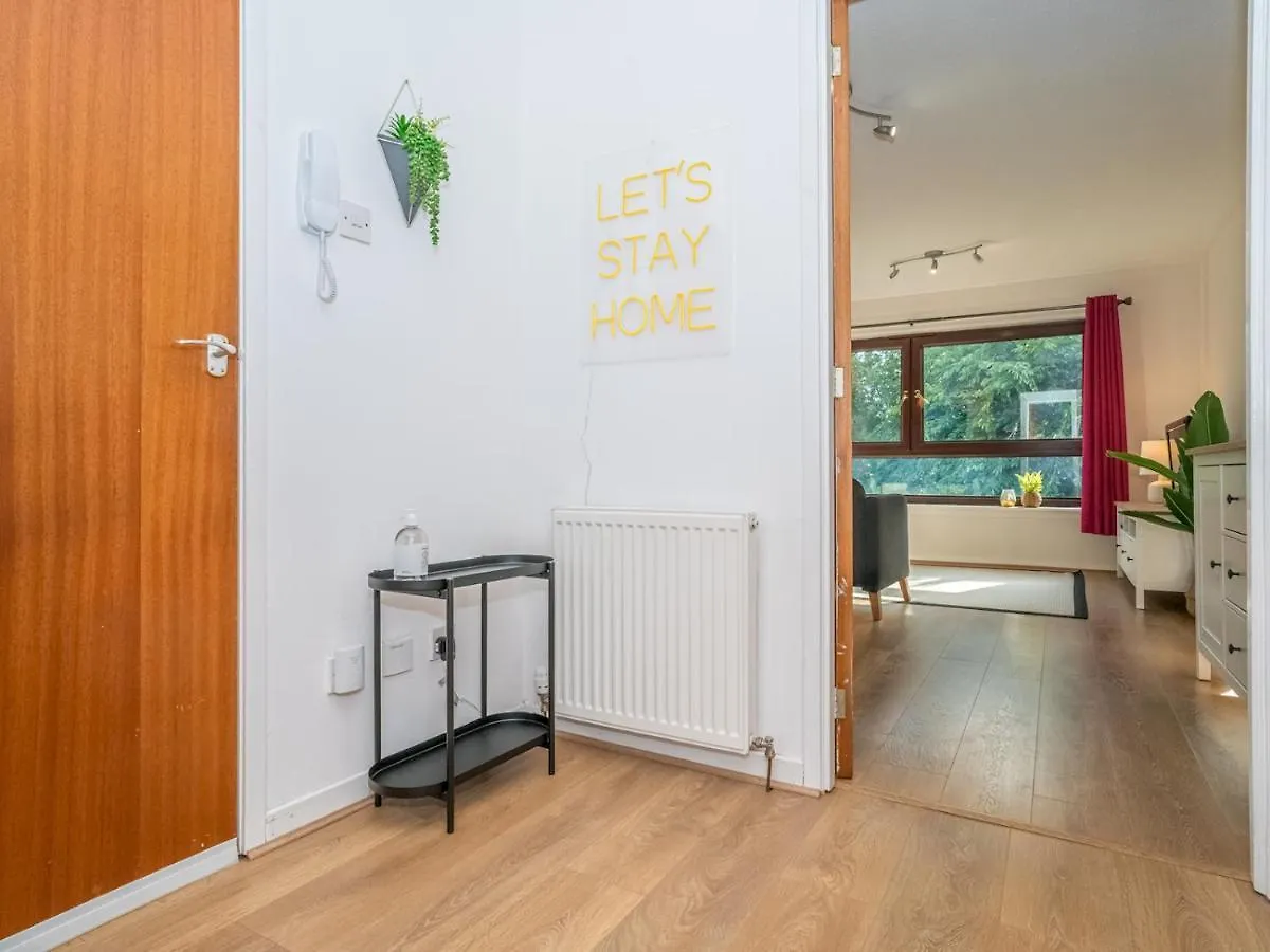Newly Furnished 2Bed Flat With Peaceful Views Apartment Edinburgh